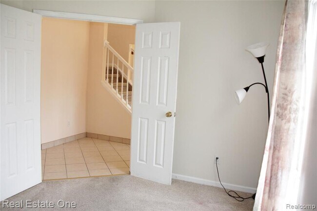 Building Photo - 40690 Bluesprings Ct