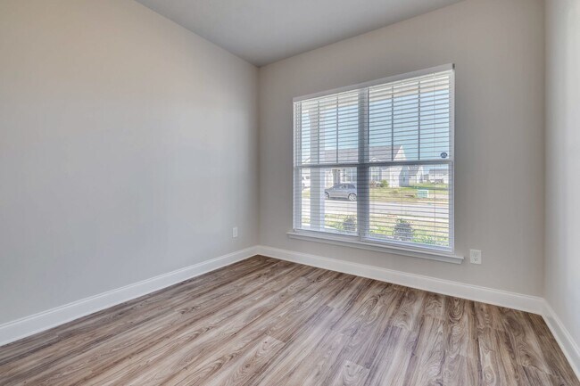 Building Photo - 340 Fox Haven Dr