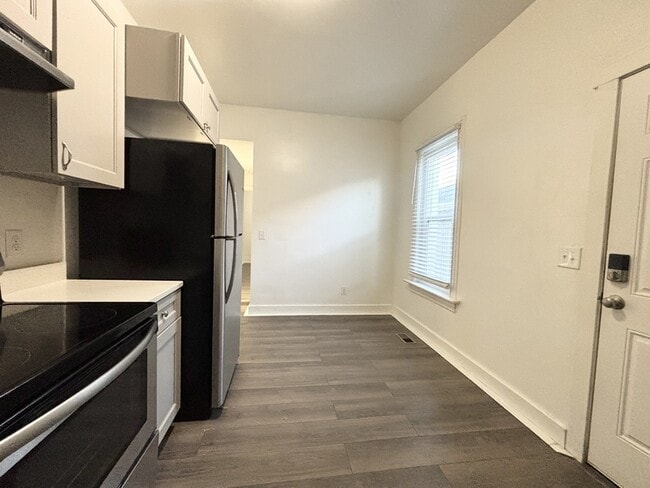 Building Photo - 379 E 800 S