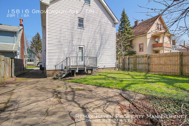 Building Photo - 15816 Grovewood Ave