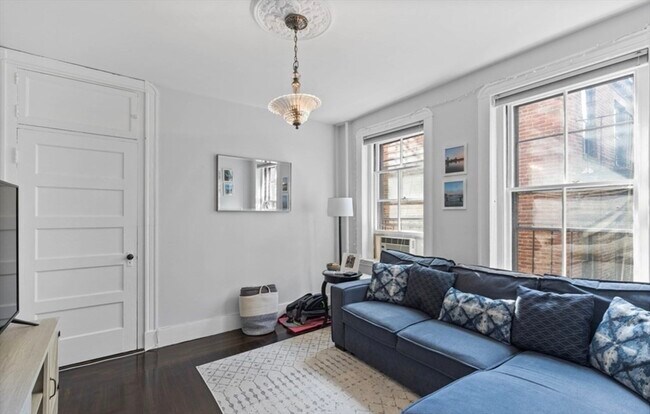 Building Photo - 73 Revere St