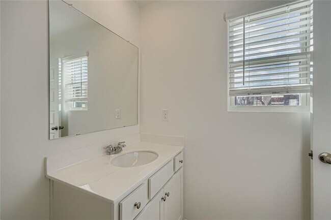 Building Photo - 6221 Honeybell Aly