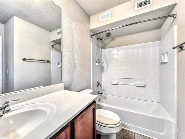 Building Photo - 338 Trestle Tree