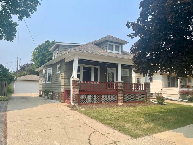 Primary Photo - 7420 23rd Ave