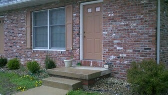 Building Photo - 823 E Franklin St