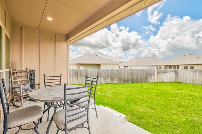Building Photo - 717 Friar Tuck Dr