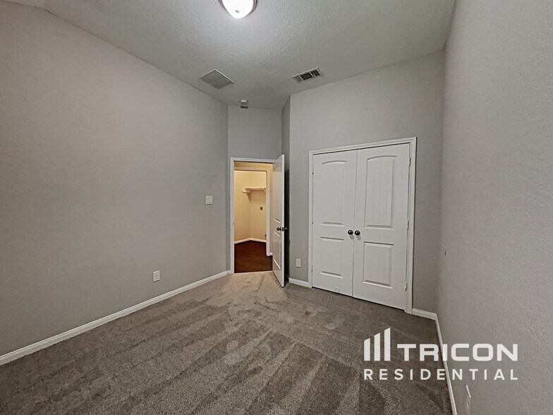 Building Photo - 21566 Alexa Forest Dr