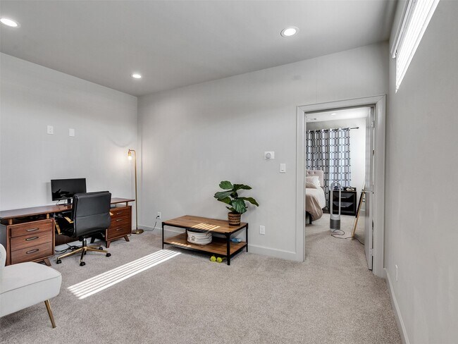 Building Photo - 5702 Rucio Ln