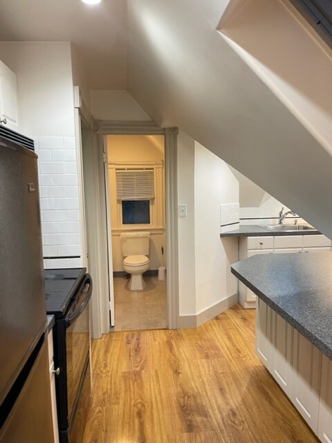 Building Photo - 109 River St