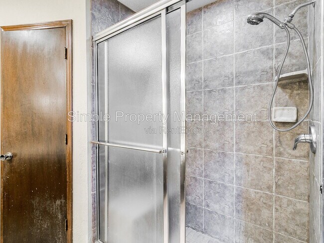 Building Photo - 3837 Sunward Cir