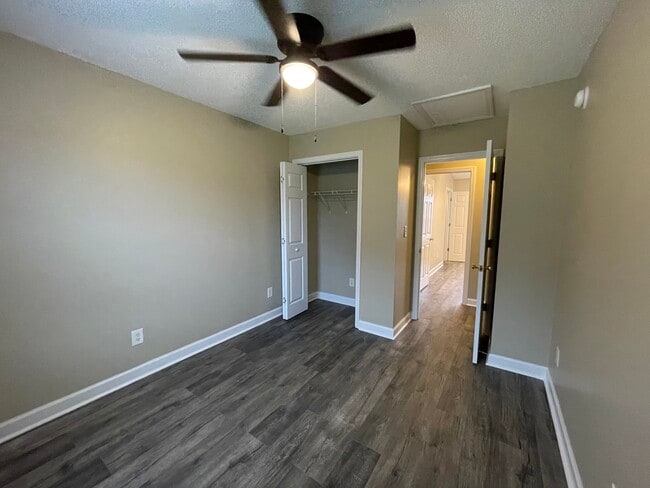 Building Photo - 119 Tillett Ln