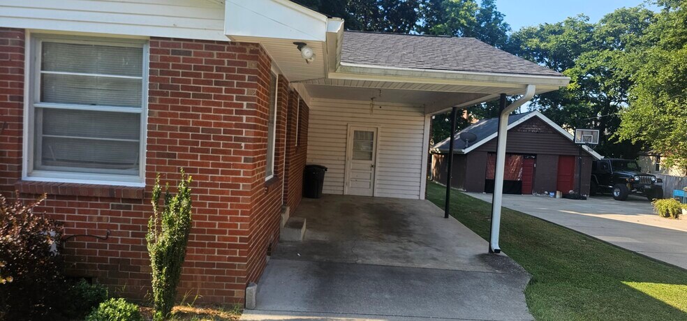 Building Photo - 203 Nokes Dr