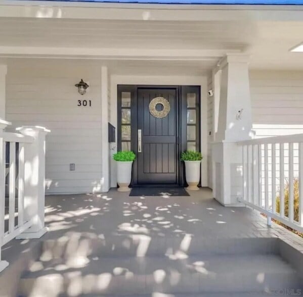 Building Photo - 301 7th St