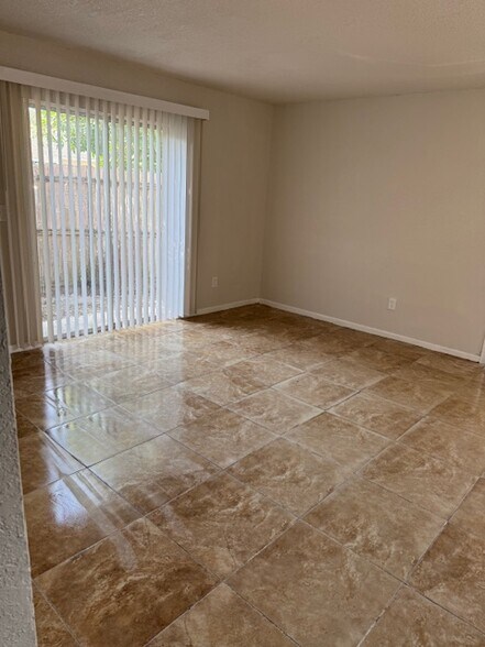 Building Photo - 12033 Alafaya Woods Ct
