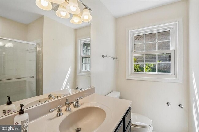 Building Photo - 6904 Chelsea Rd