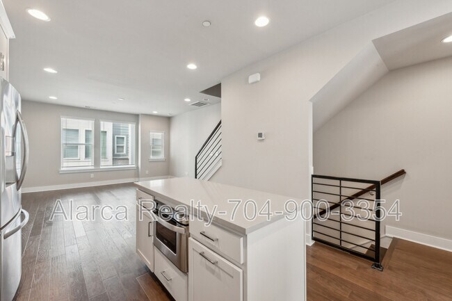 Building Photo - 1311 Millpark Ln
