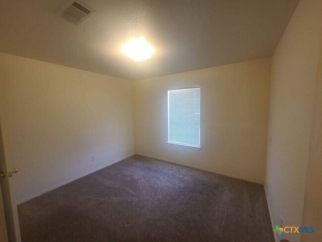 Building Photo - 4504 Aspen Dr