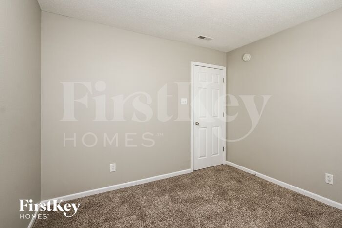 Building Photo - 10672 Glenayr Dr
