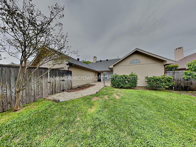 Building Photo - 1313 Red Maple Dr