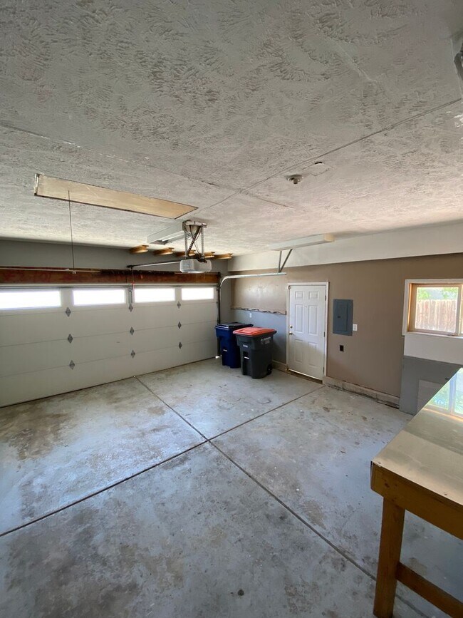 Building Photo - *COMING SOON* Beautifully Upgraded Rancher...