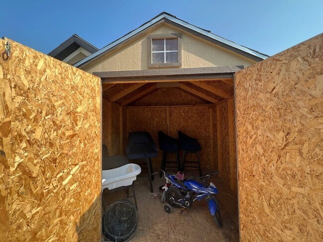 Building Photo - 7059 W Shaffer Ct