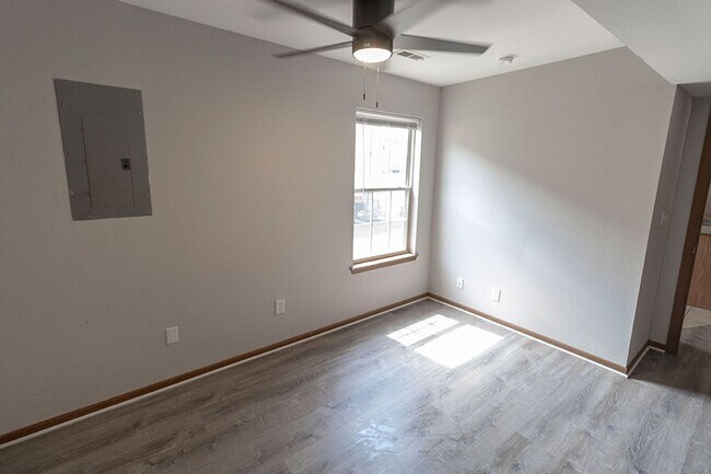 Building Photo - 1505-1507 Bodie Dr.