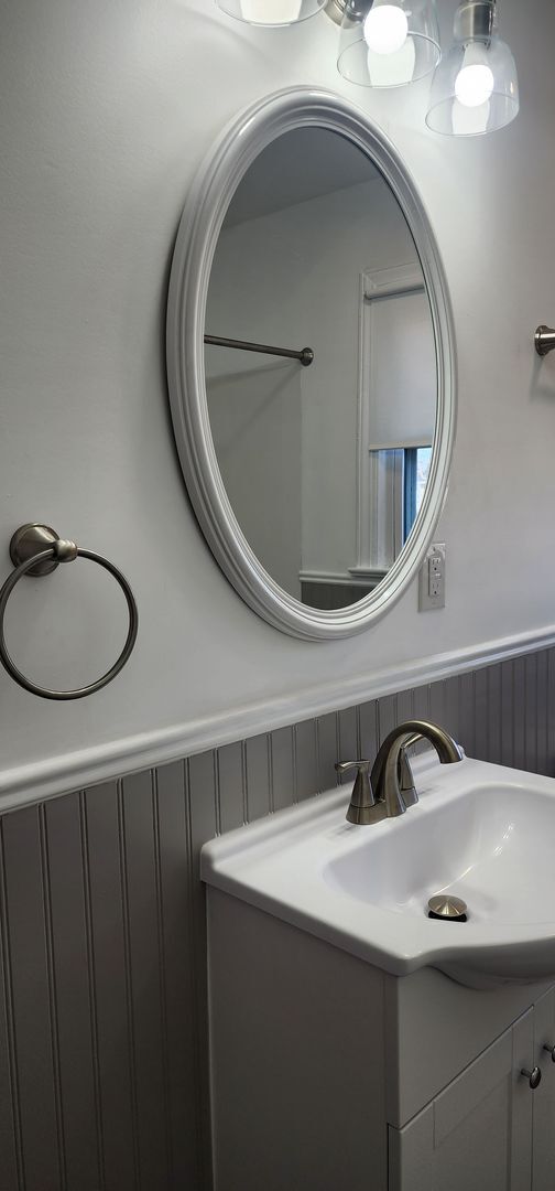 Building Photo - For Rent