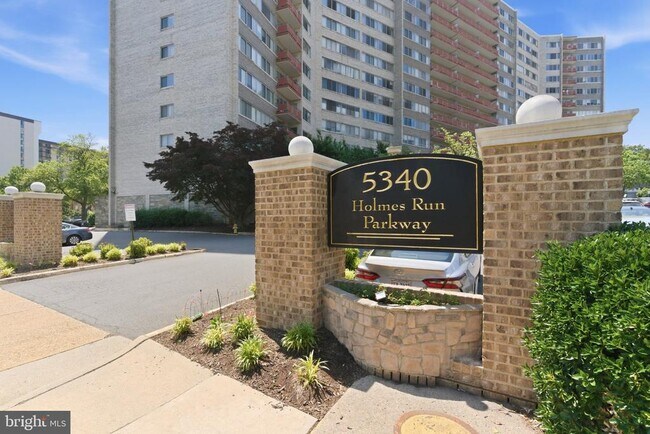 Building Photo - 5340 Holmes Run Pkwy