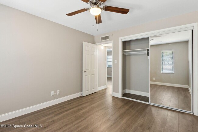 Building Photo - 311 S Brown Ave