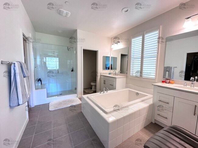 Building Photo - Luxury 5 bedroom, 3 bath home in Bonsall!