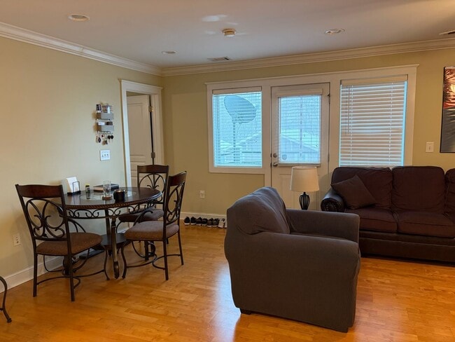 Building Photo - Well-Located Single-Family Home Near UGA