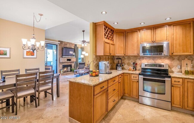 Building Photo - 15151 N Frank Lloyd Wright Blvd