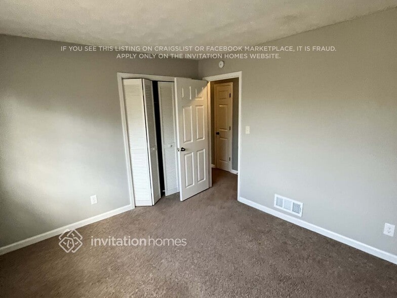 Building Photo - 230 Meadowood Ct