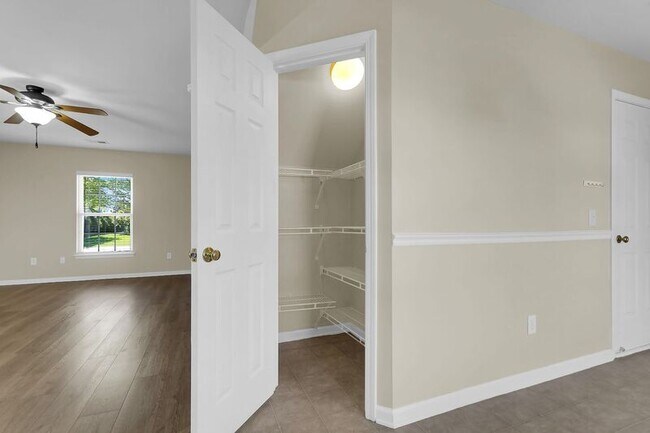 Building Photo - 3022 Crusades St