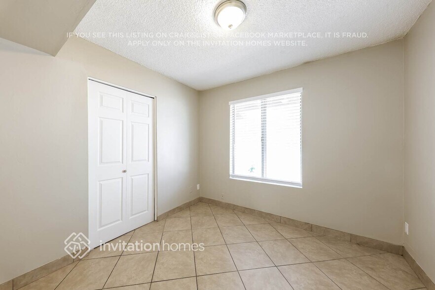 Building Photo - 18401 N 17th Ave