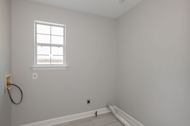 Building Photo - 1449 Brighton Cir
