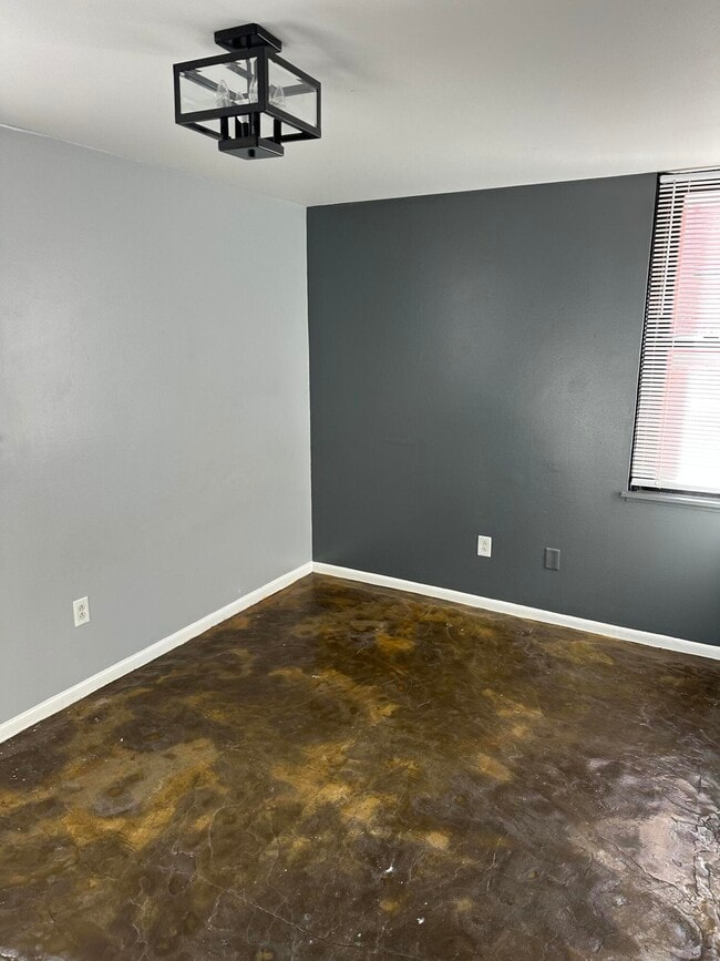 Building Photo - 703 Wilkinson Blvd