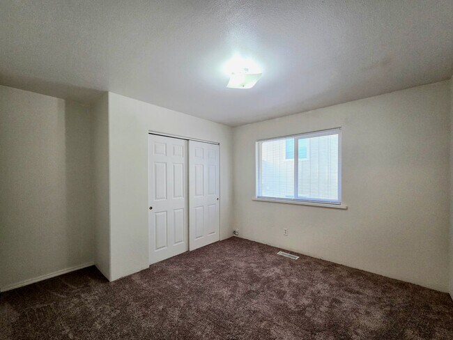 Building Photo - 1407 Maple St