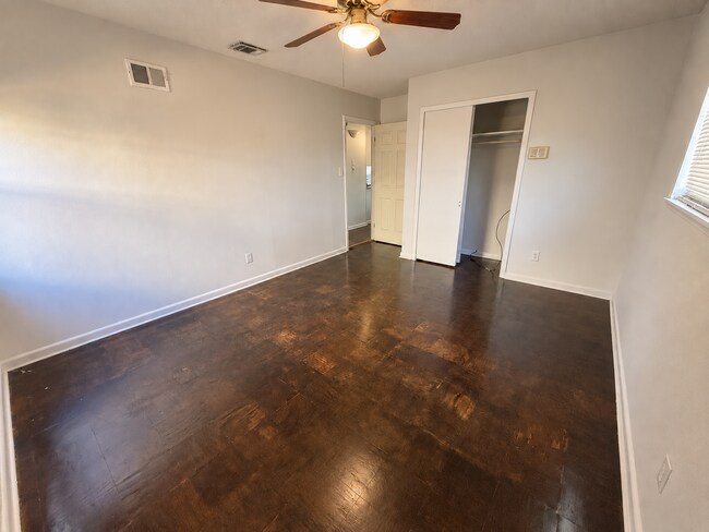 Building Photo - 3002 Inda St