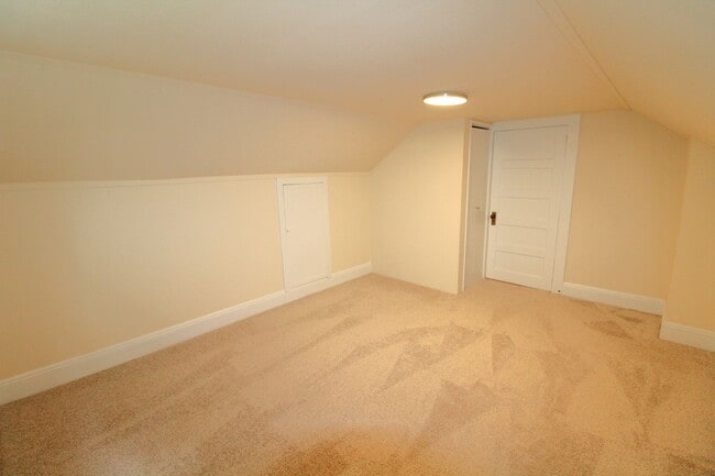 Building Photo - Charming 3 bedroom in Commonwealth!