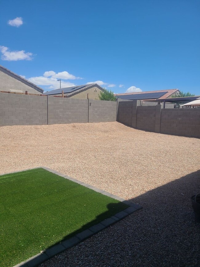 Building Photo - 3 Bedroom, 2 Bath Home Available 08/01/25!!