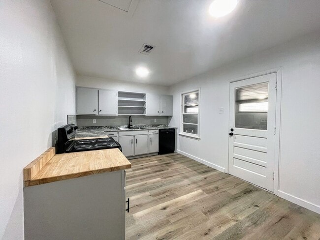 Building Photo - Snyder’s Sweet Spot: Modern Comfort Meets Country Charm