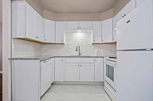 Building Photo - UPDATED 2bed 1bath in Bethany