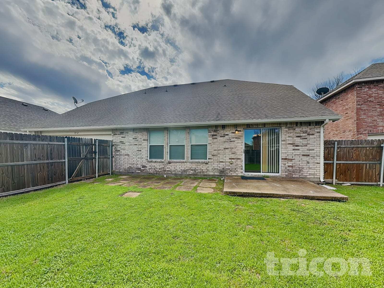 Building Photo - 712 Locustberry Dr