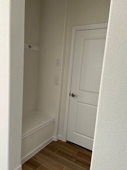 Building Photo - 1243 Mill Pl