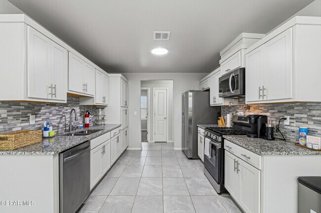 Building Photo - 664 Paseo Modesto Dr