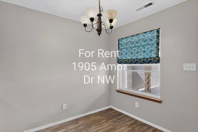 Building Photo - 1905 Amor Dr NW