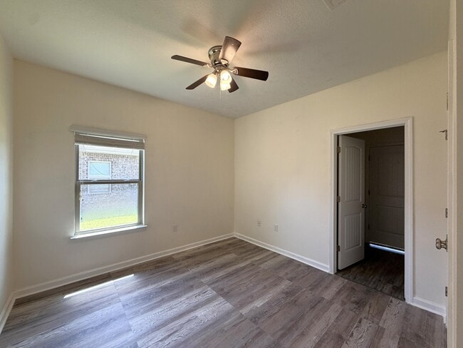 Building Photo - 316 Merlin Ct