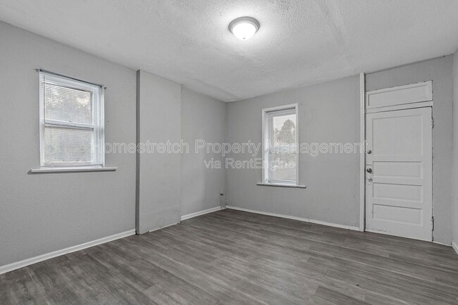 Building Photo - 2732 Utah St