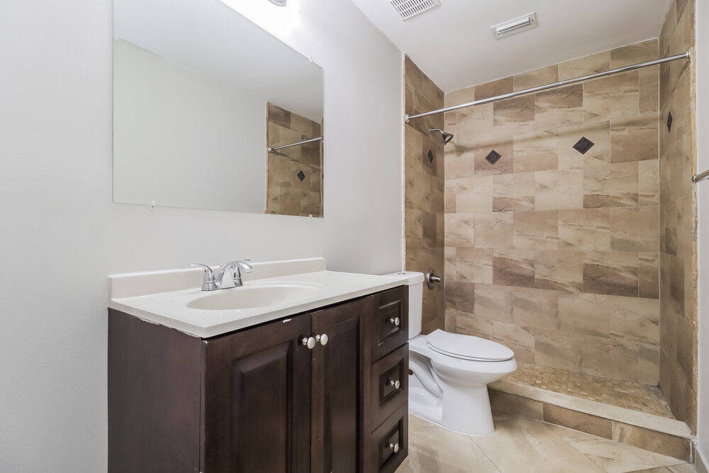 Building Photo - 4262 Sandhurst Dr